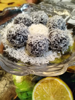 صورة لوصفة كرات كيك الشوكولاتة بجوز الهند🥥 😋❤️