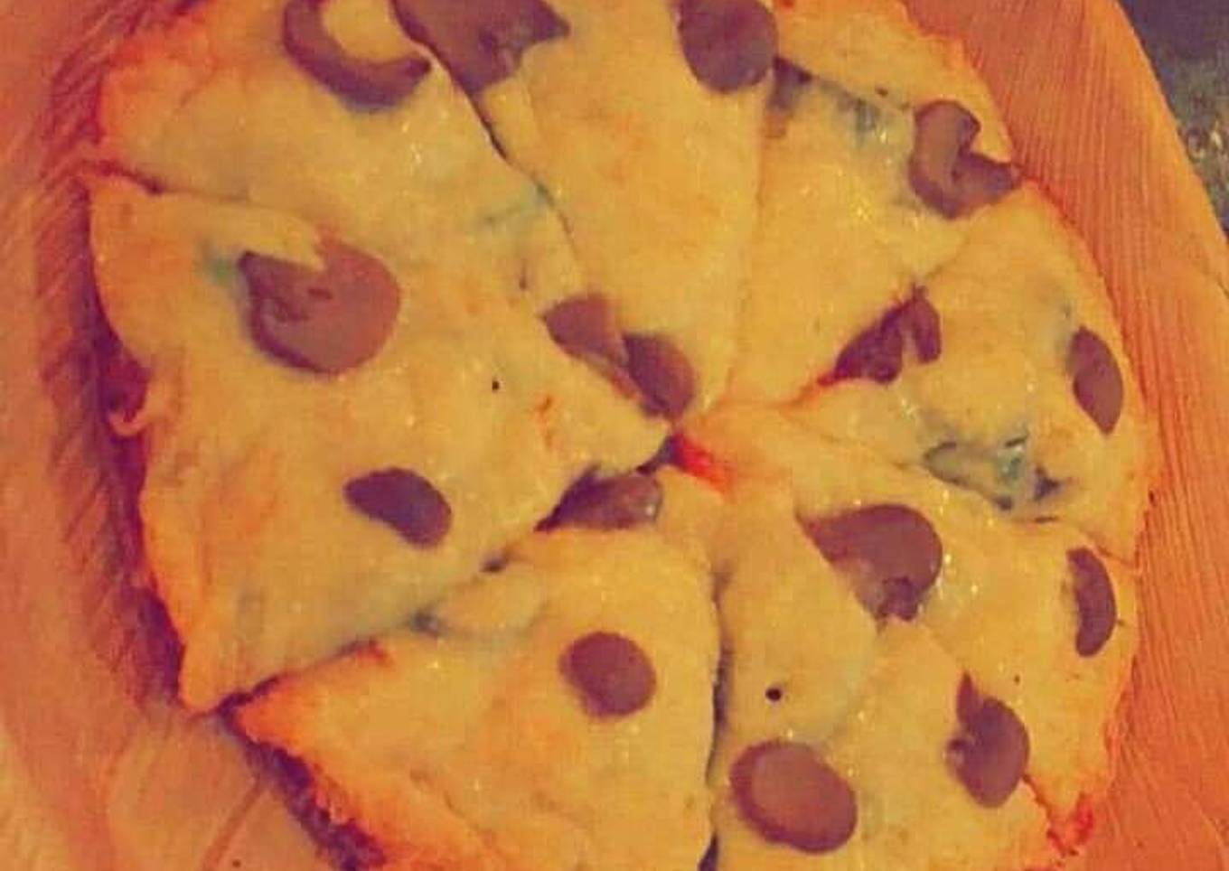 Mushroom cheese pizza