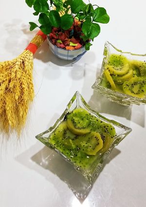 عکسی از دستور ترشک کیوی