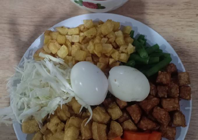 Gado Gado Solo