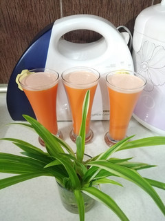 عکسی از دستور آب سیب و آب هویج یخ دربهشتی🥕🥕🍎
