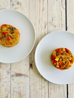 Una foto de Timbal de pisto con quinoa