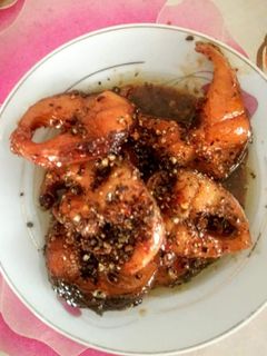 Hình của món Cá Lóc Kho Tiêu.