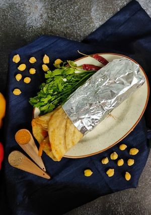 A picture of Chatpati Chana Roll.