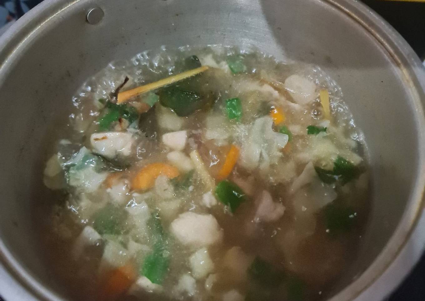 Sop Ayam atau Bakso Gurih Simpel