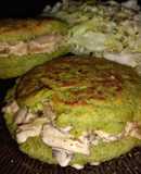 Arepas de espinacas y garbanzos rellenas de champiñones