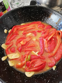 Una foto de Pimientos para acompañar carne o pollo