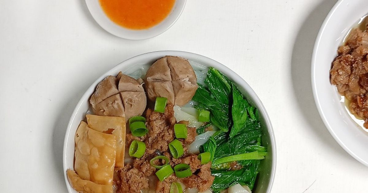 Mie Kwetiau rebus (Ala Mie Ayam)