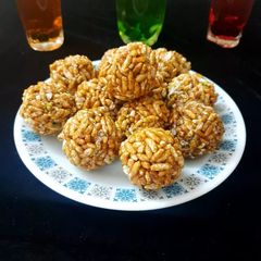 Murmura ladoo A picture of Murmura ladoo.