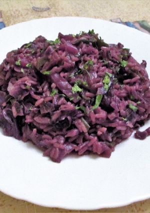 Una foto de Col lombarda con arroz