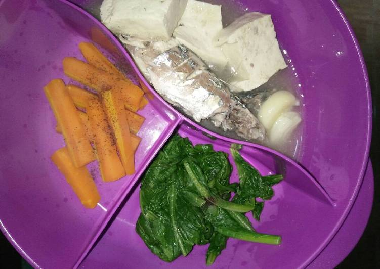 Bagaimana Membuat Healthy food day 1 (Menu Diet ikan peda + tahu rebus), Enak Banget