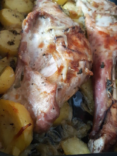 Una foto de Paletilla de cordero jugosa al horno