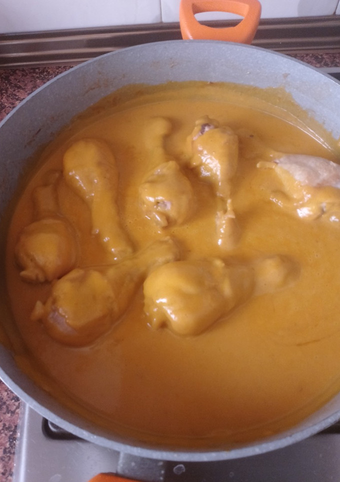 Una foto de Pollo en salsa de cerveza