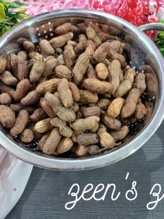 A picture of Boiled Fresh Groundnuts.