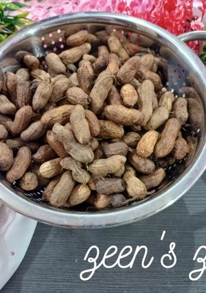 A picture of Boiled Fresh Groundnuts.