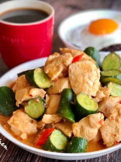小黃瓜辣炒雞丁 的食譜成品照片