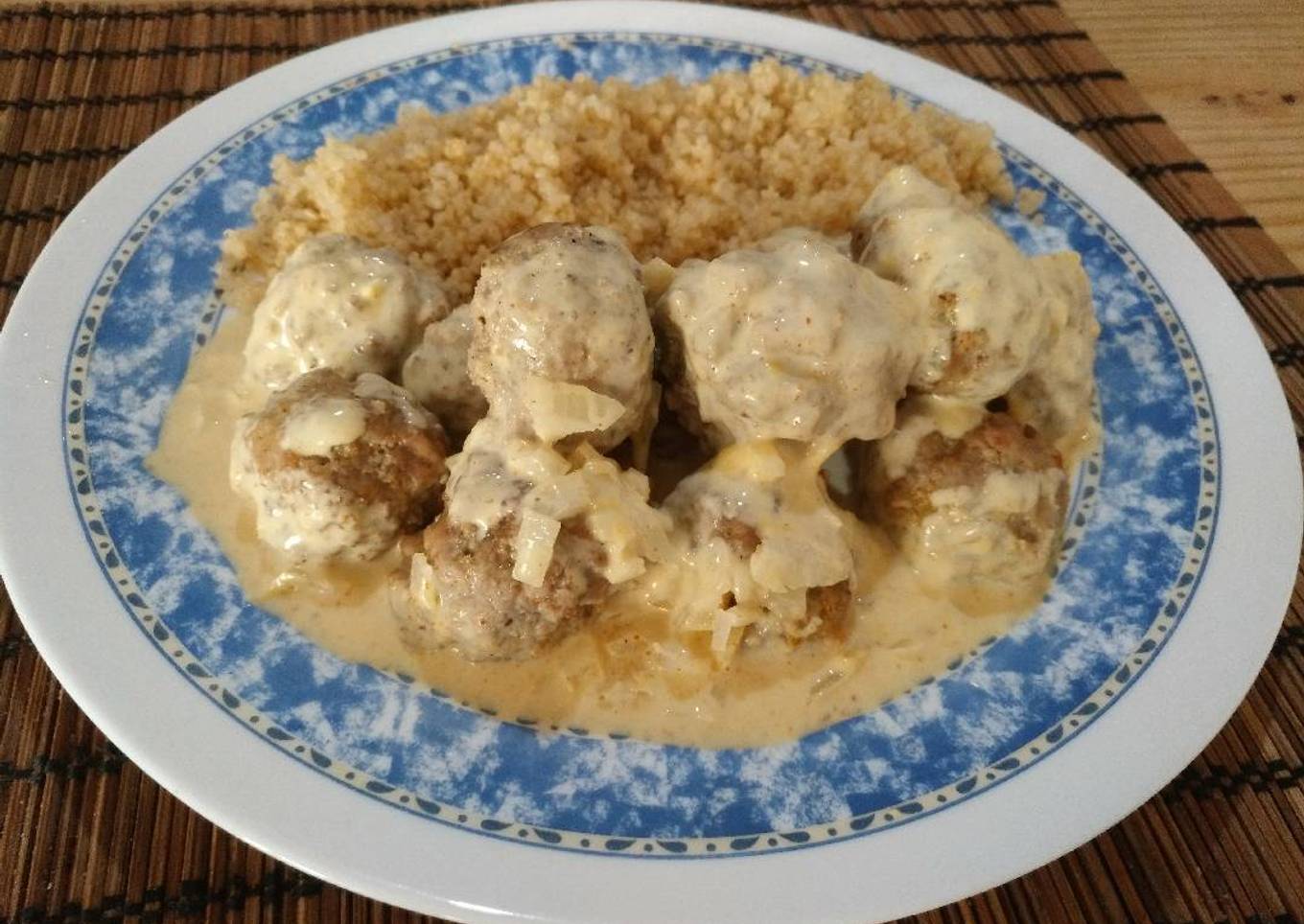 Albóndigas tandoori con quinoa