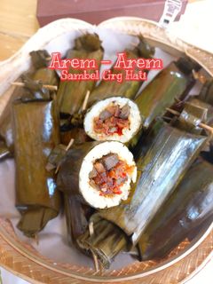 Foto resep Arem-Arem / Lontong Isi Sambel Goreng Hati