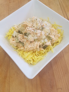 Una foto de Pasta con restos de salmón en salsa cremosa