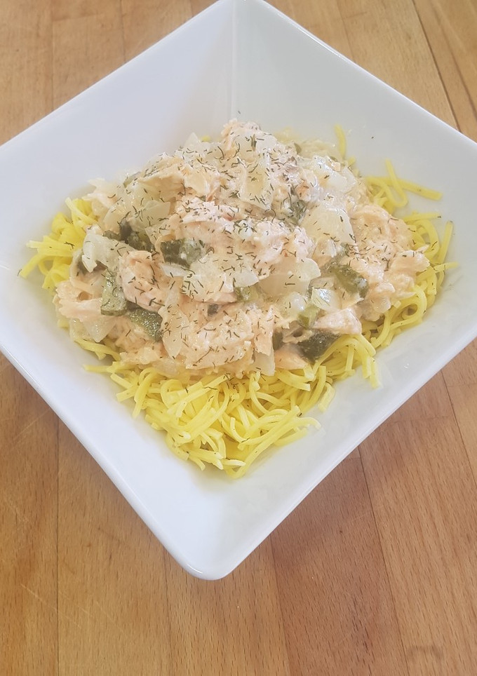 Una foto de Pasta con restos de salmón en salsa cremosa