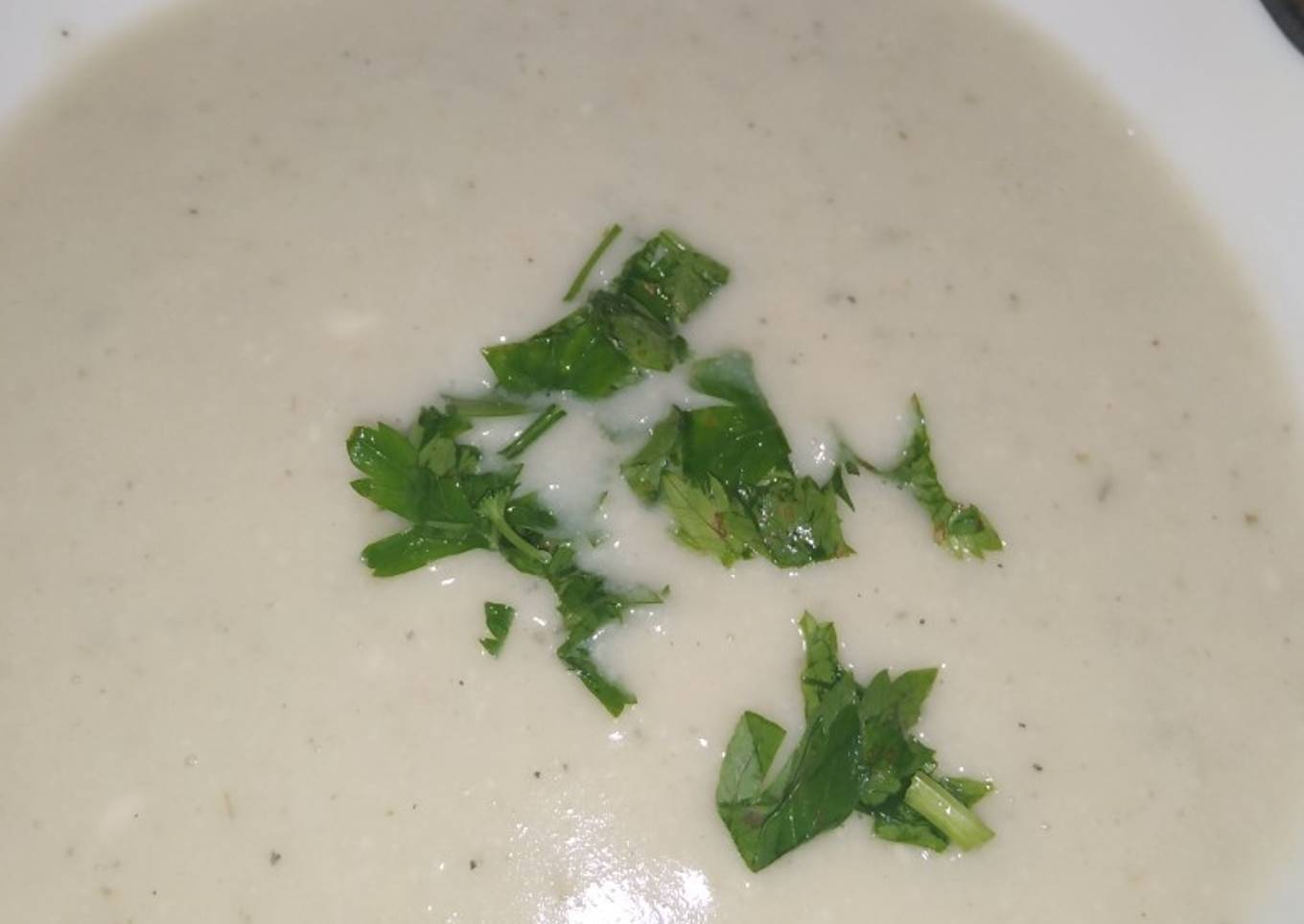 Creamy potato and chicken soup