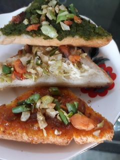 तिरंगा ब्रेड टोस्ट(tiranga bread toast recipe in hindi) रेसिपी मुख्य फोटो