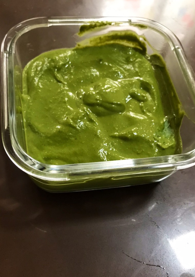 Una foto de Salsa pesto