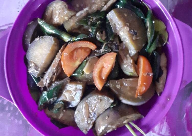 Ikan cuek salem+terong oseng cabe ijo