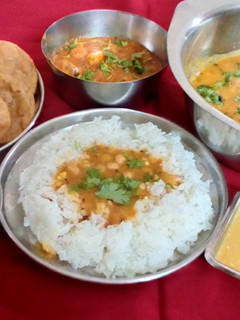 खट्टी मीठी गुजराती दाल रेसिपी मुख्य फोटो