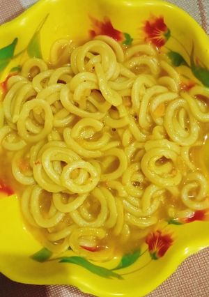 मैगी (Maggi recipe in Hindi) रेसिपी मुख्य फोटो