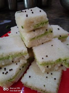સેન્ડવીચ ઢોકળા (sandwich dhokla recipe in Gujarati) રેસીપી મુખ્ય ફોટો
