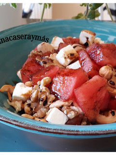 Una foto de Ensalada de sandía y queso feta