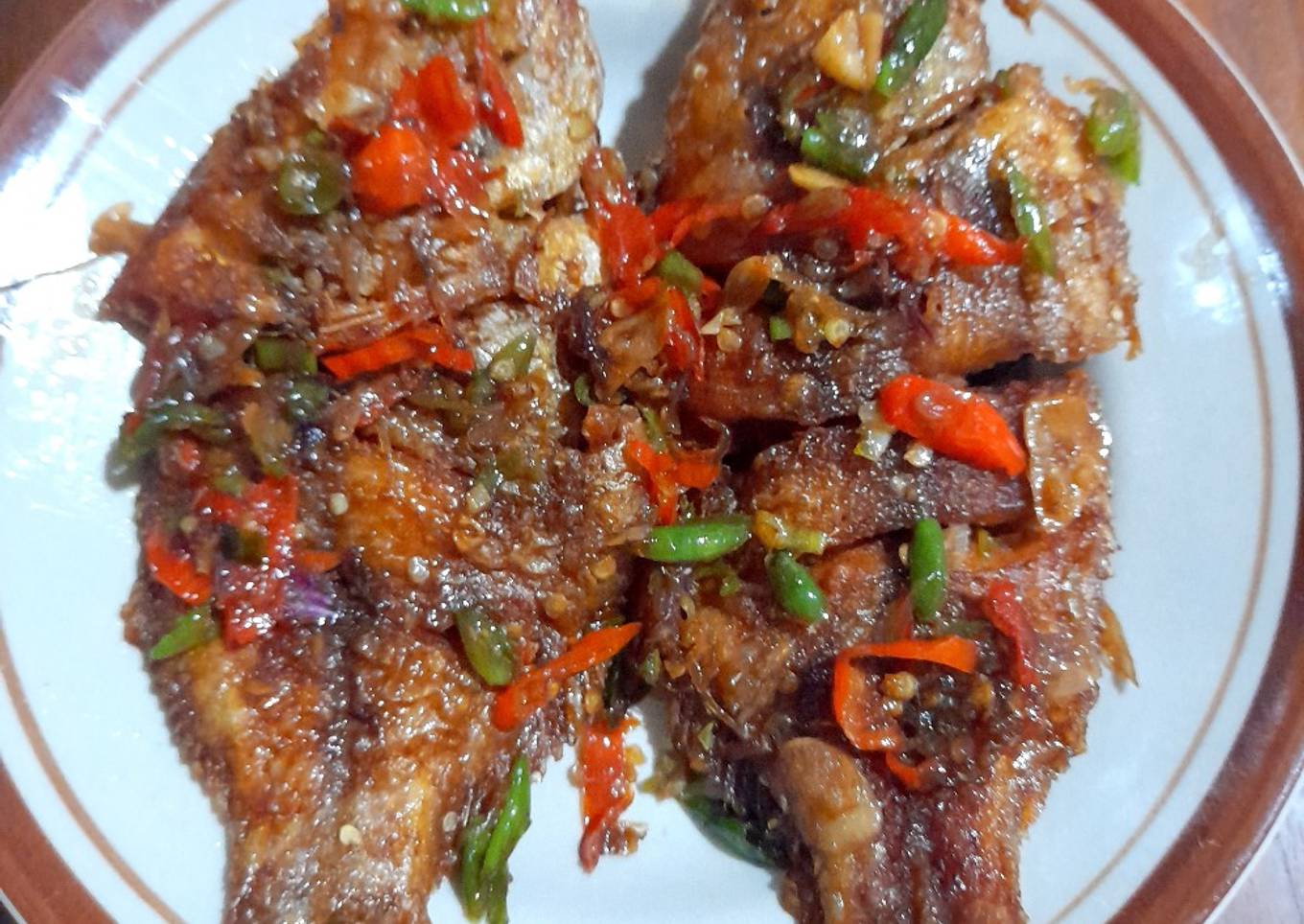 Nila goreng bumbu cabe rawit