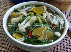 รูปของ "แกงเห็ดรวม"..ทำครัวง่ายๆbyจุไรรัตน์