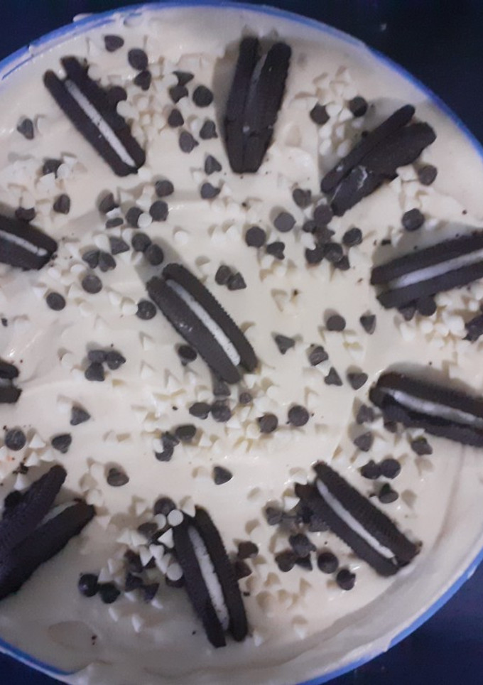 Una foto de Torta helada Oreo súper fácil