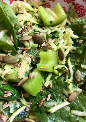A picture of Cool green salad 😎- vegan.