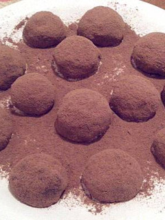 Una foto de Trufas de chocolate y dulce de leche!