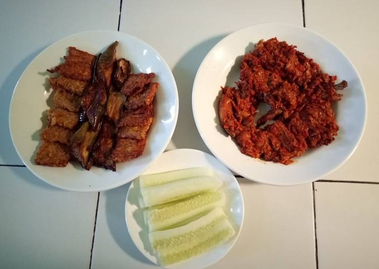 Bagaimana Menyiapkan Ayam geprek sambel terasi yang Sempurna