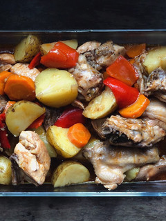 A picture of Filipino style chicken afritada.