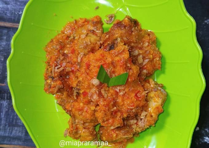 Resep Ayam Bumbu Rujak, Bisa Manjain Lidah