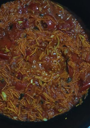 સેવ ટામેટાં નું શાક (Sev Tomato Shak Recipe In Gujarati) રેસીપી મુખ્ય ફોટો