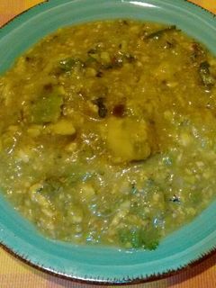 Una foto de Salsa verde con aguacate. ॐ
