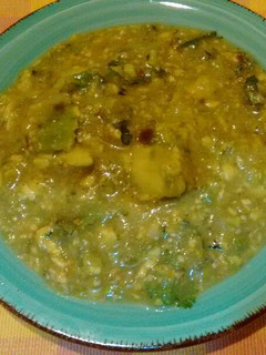 Una foto de Salsa verde con aguacate. ॐ