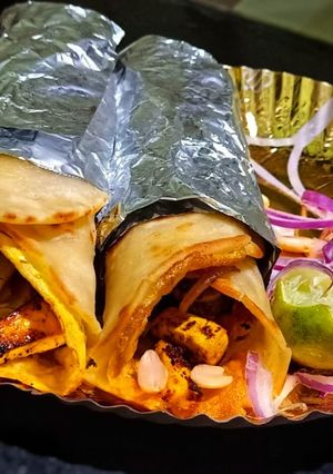 পনির এগ রোল (paneer egg roll recipe in Bengali) রেসিপির প্রধান ছবি