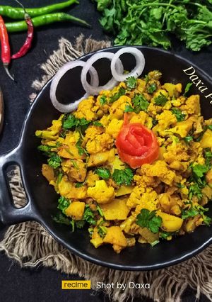 A picture of Aloo Gobhi Dry (Punjabi Style).