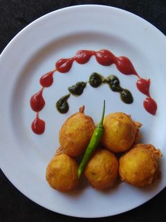 बटाटा वडा(batata wada recipe in hindi) रेसिपी मुख्य फोटो