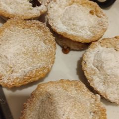 A picture of Mince pies.