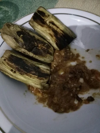 Langkah Mudah untuk Membikin Resep Terong bakar sambel tomat yang Lezat Anti Ribet, Menggugah Selera