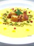 Vellutata di zucca e sedano rapa, con noci e e granella di pistacchi