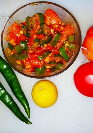 A picture of Tamatar Hari mirch ki chutney.